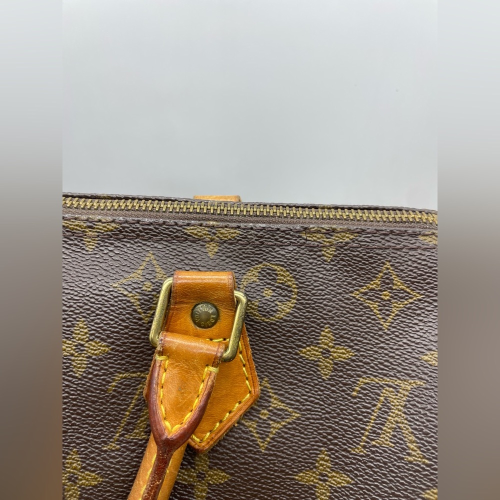 Louis Vuitton Monogram Speedy 30 Bag - Picture 9 of 15
